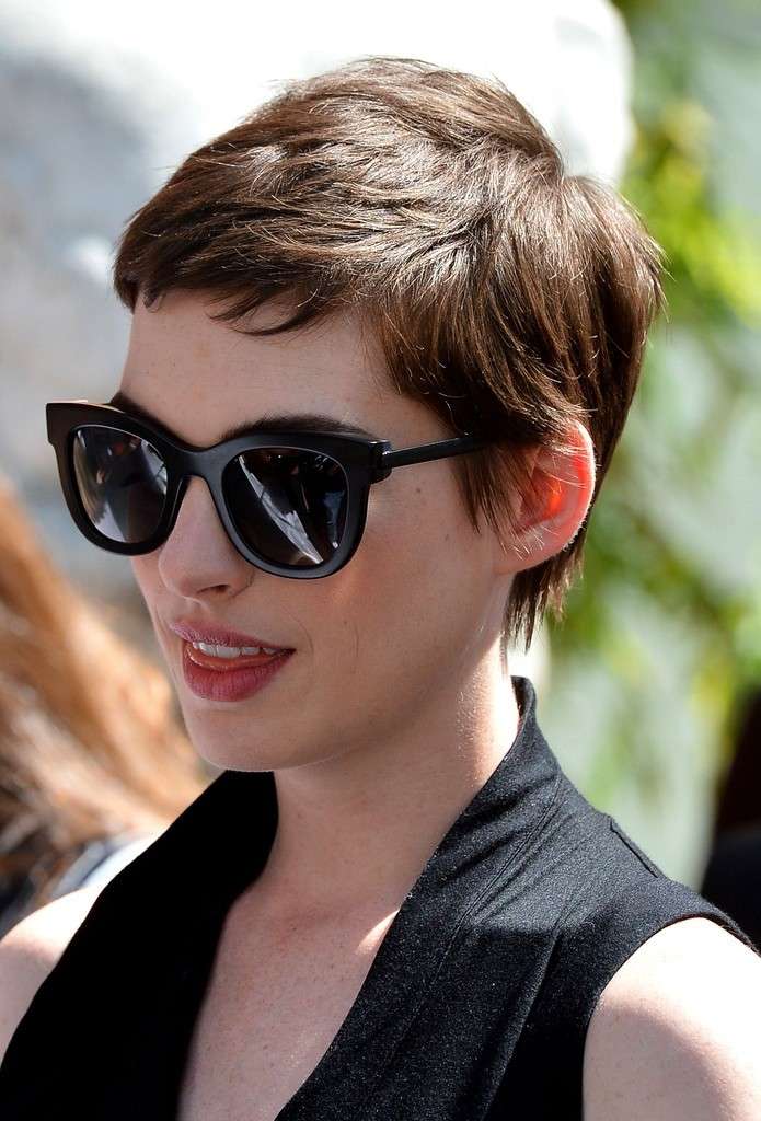 Anne Hathaway beauty look