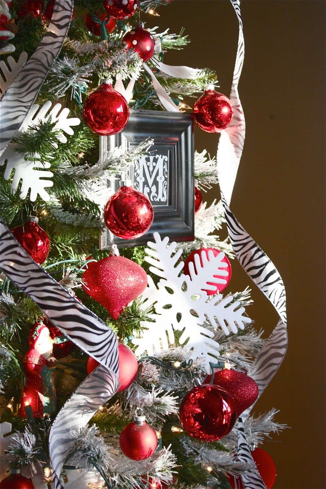 Cornice decorativa per l'albero di Natale