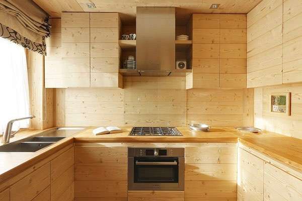 Cucina in legno chiaro
