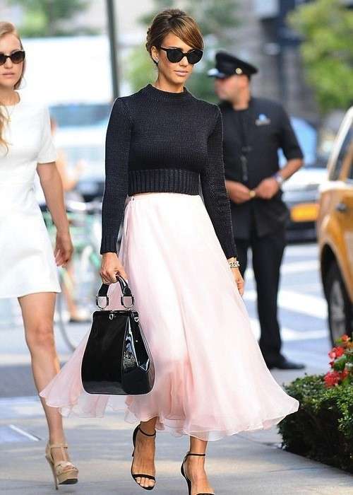 Jessica Alba con long bob raccolto