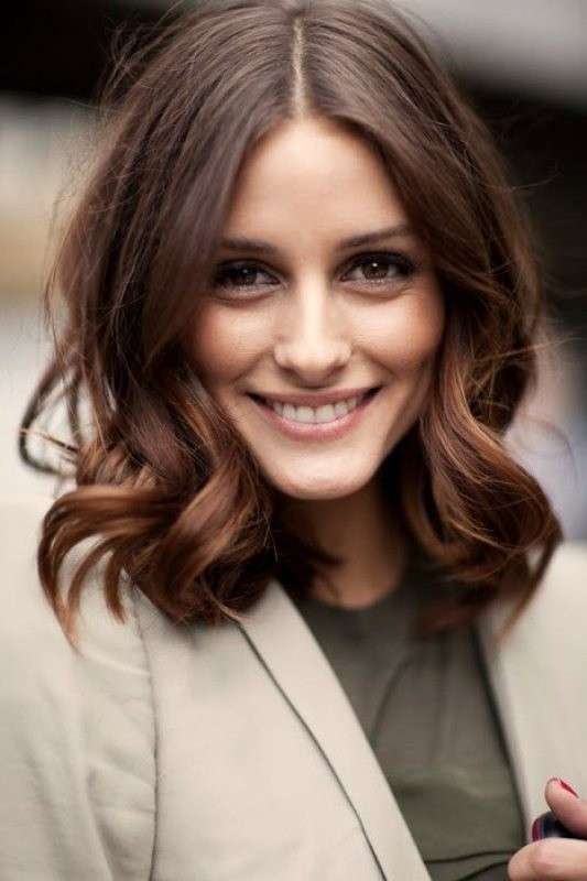 Long bob con capelli mossi di Olivia Palermo