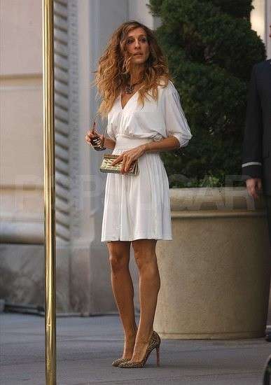 Look in bianco con pumps Louboutin