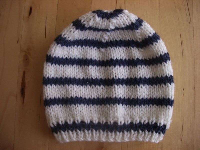 Righe bicolori per il cappellino di lana