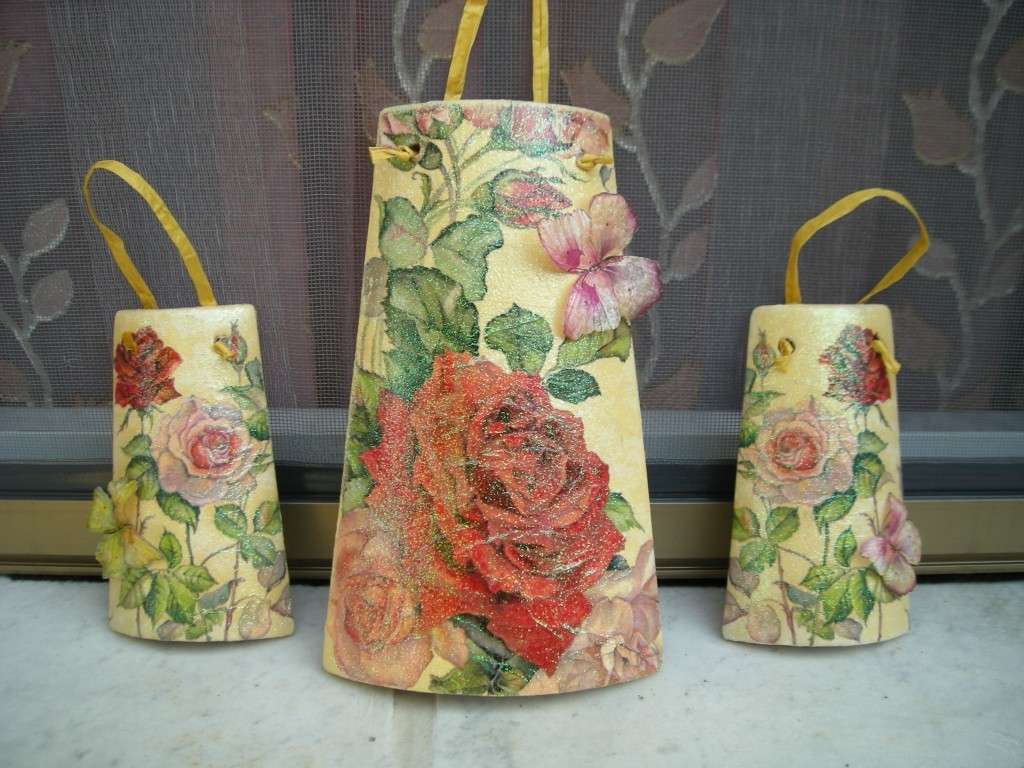 Tegole con rose decoupage