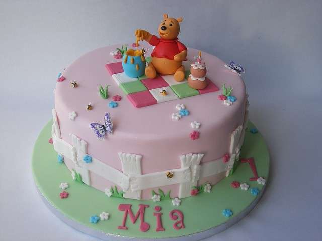 Torta con Winnie per le bambine