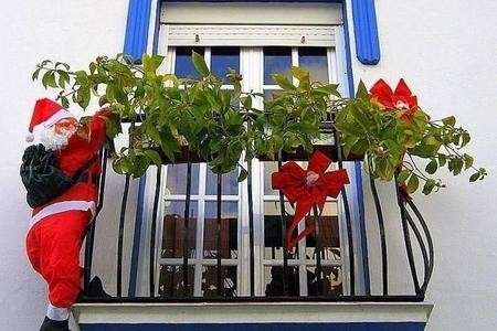 Babbo Natale sul balcone