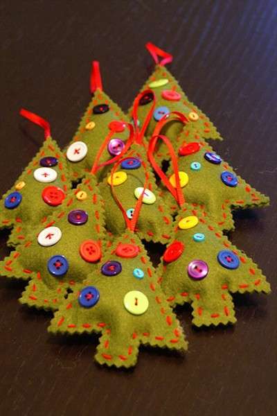 Bottoni e impunture per l'albero di Natale