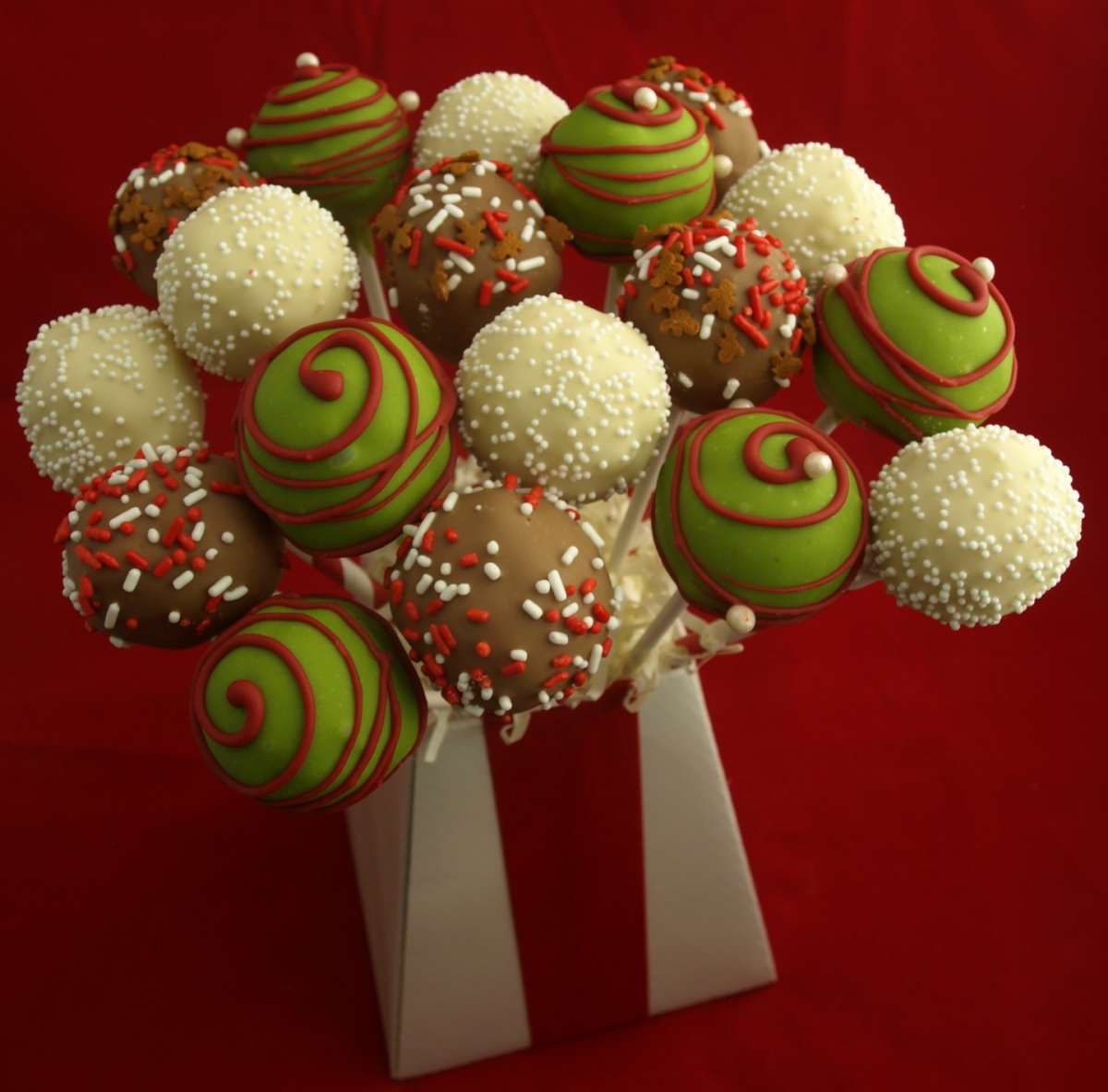 Cake pops ricoperti di cioccolato