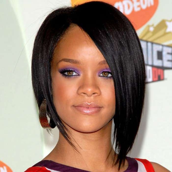Capelli e taglio anti-età di Rihanna