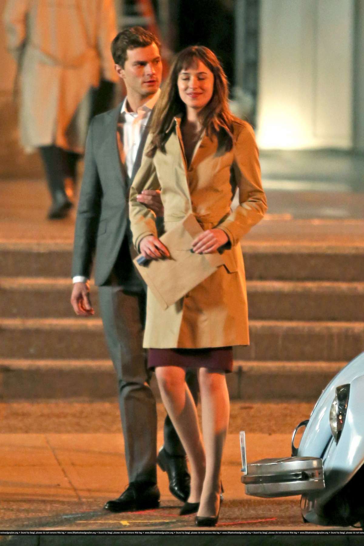 Jamie Dornan e Dakota Johnson durante una scena del film