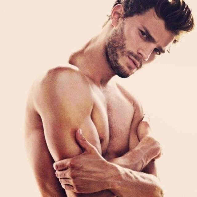 Jamie Dornan senza maglia