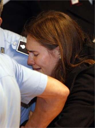 Amanda e Raffaele assolti a ottobre 2011