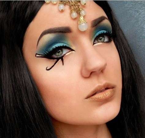 Bellissimo trucco occhi ispirato a Cleopatra