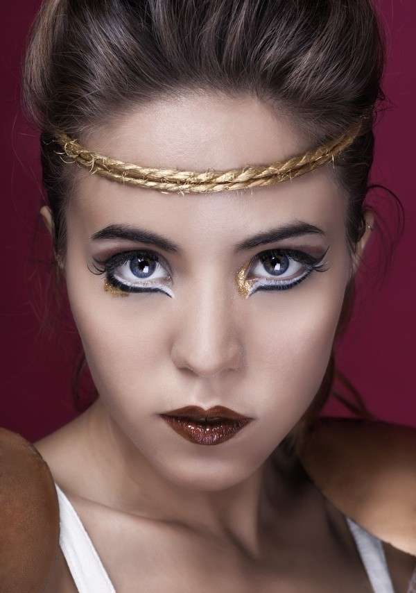 Bianco nero e oro per trucco da Cleopatra
