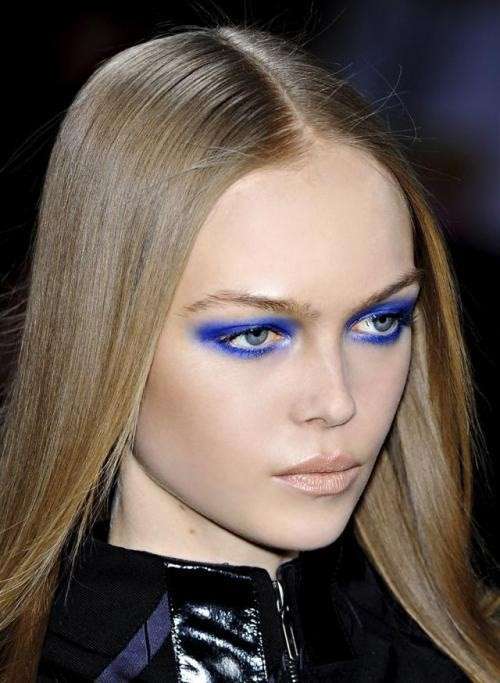 Blu elettrico per occhi azzurri