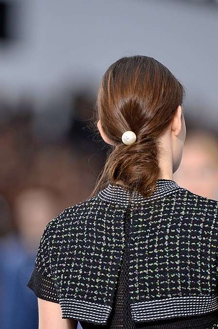 Chignon basso dalla sfilata Chanel