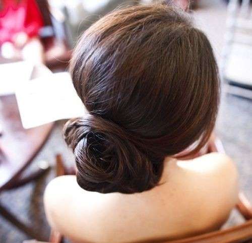 Chignon basso ricercato ed elegante