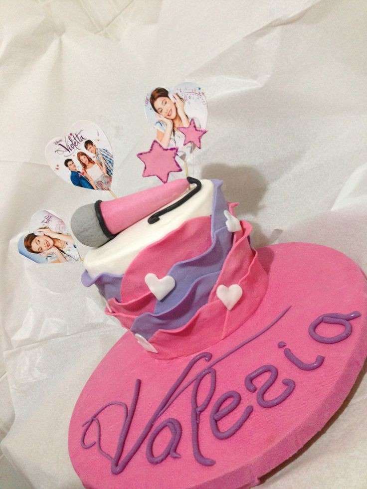 Fantasiosa torta di Violetta