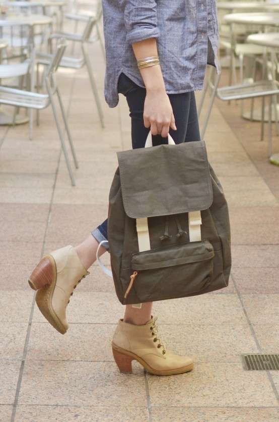 Francesine in un look casual