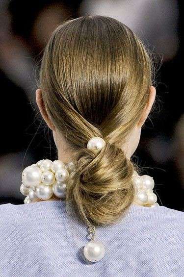 Idea originale per chignon molto basso