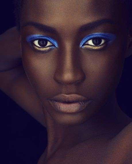 Make up blu per occhi castani