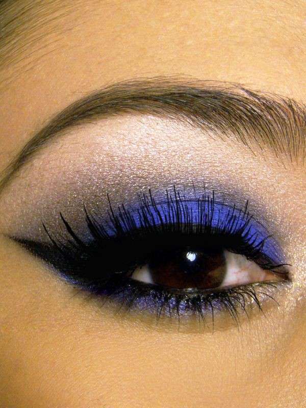Make up blu per occhi castano scuro
