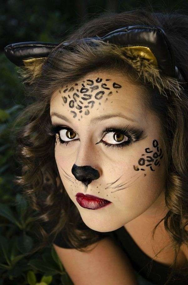 Make up da gatta con macchie disegnate