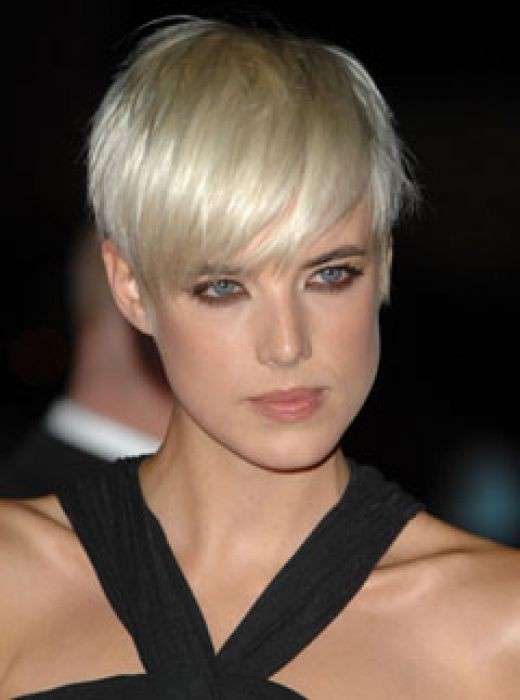 Pixie haircut per viso squadrato