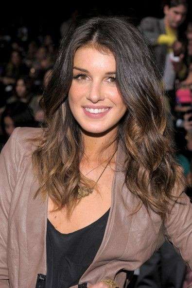 Shenae Grimes hair look