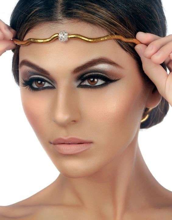 Smokey eye intenso per assomigliare a Cleopatra
