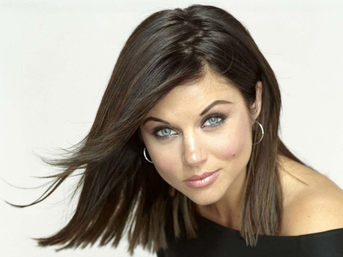 Tiffani Amber Thiessen con taglio medio