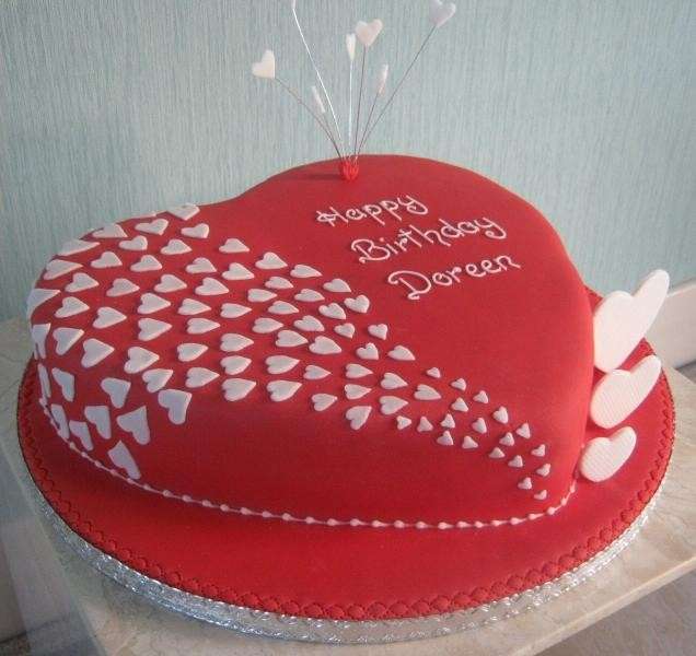 Torta a cuore rossa