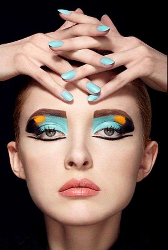 Trucco occhi fantasia ispirato a Cleopatra