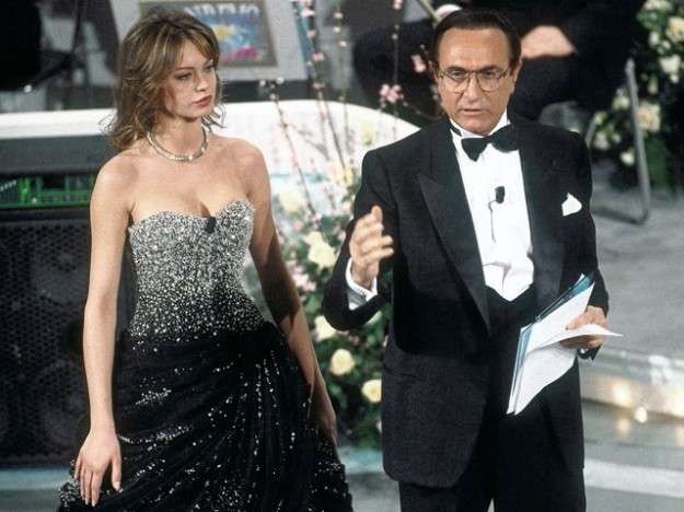 Anna Falchi a Sanremo nel 1995