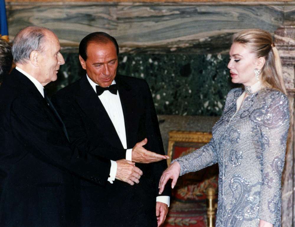 Berlusconi e la moglie nel 1994