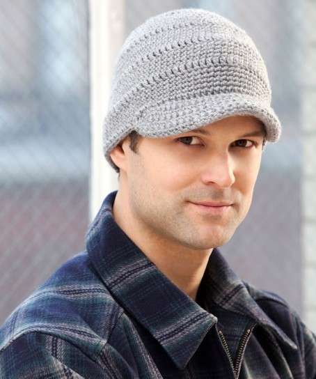 Cappello grigio con visiera