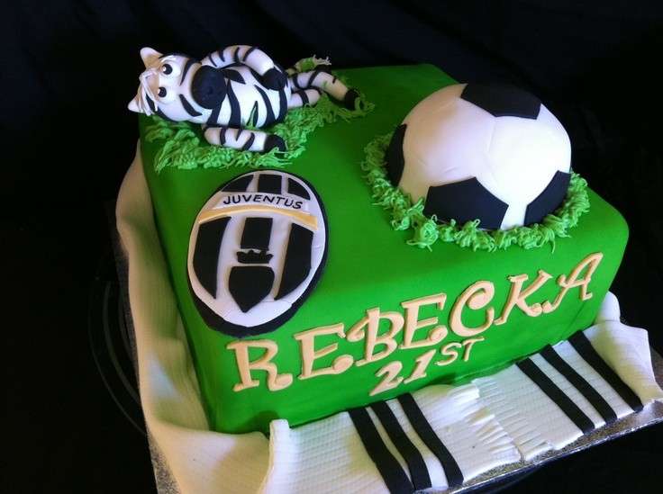 Design unico per la torta della Juventus