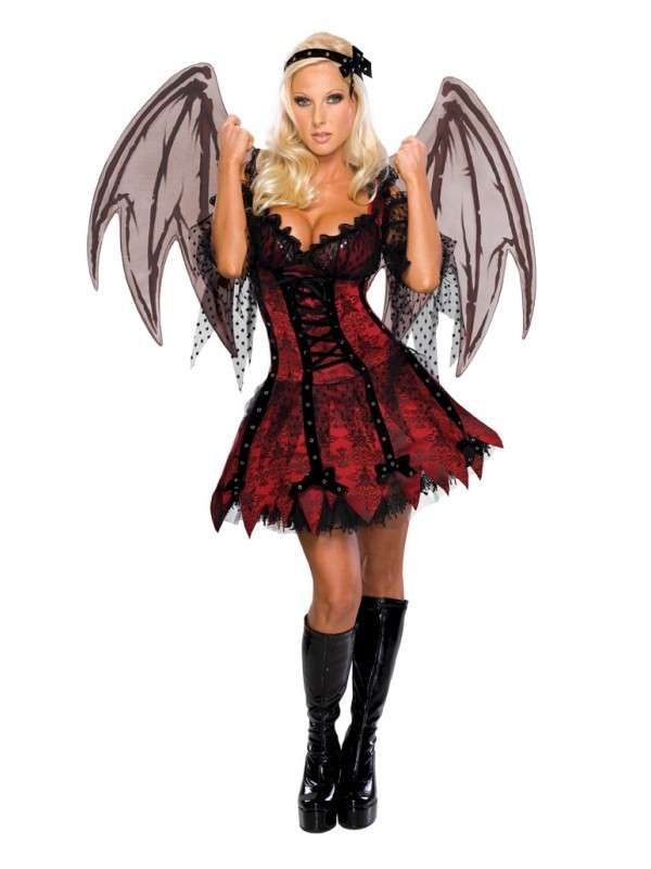 Fata o vampira