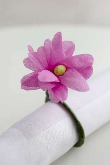 Fiore di carta crespa