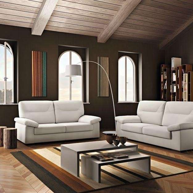 Il divano Myristica: dalle linee ben definite  ed avvolgenti