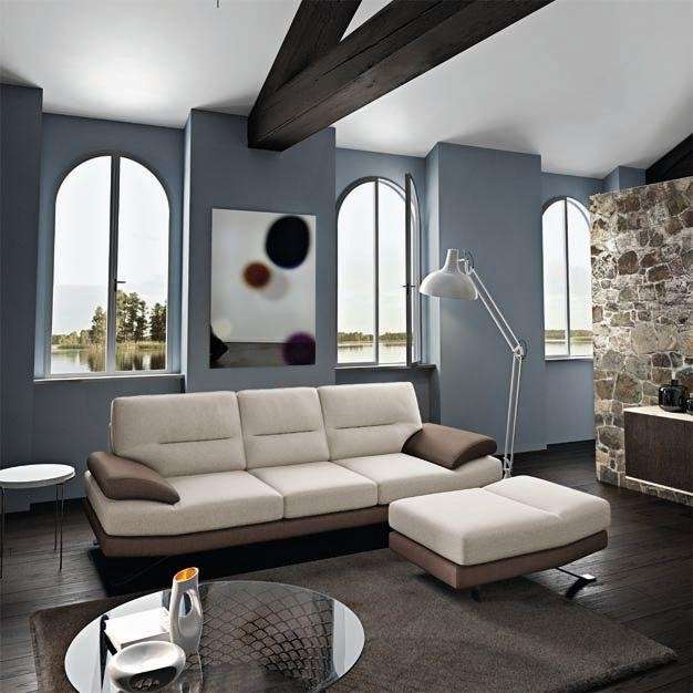 Il divano Parisa di Poltronesofà: attuale, caratterizzato da linee pulite ed originali