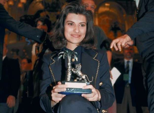 Laura Pausini a Sanremo nel 1994