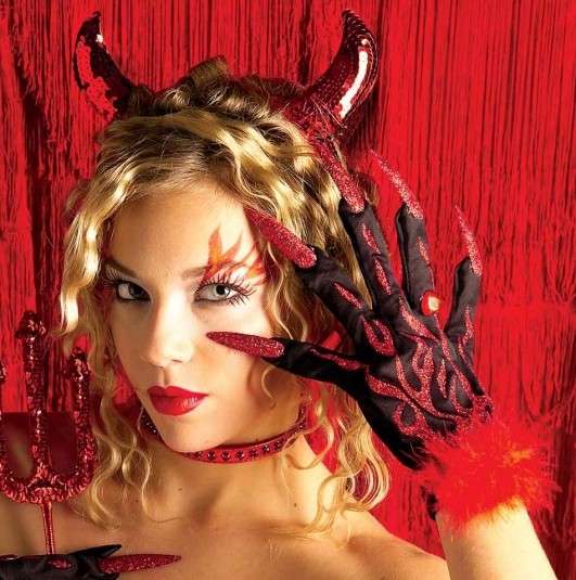 Make up con fiamme rosse