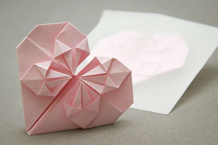 Origami per il cuore rosa