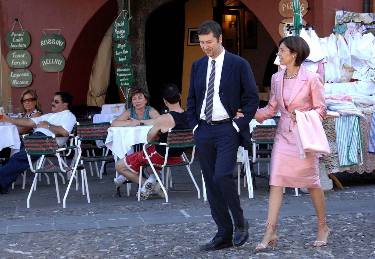 Passeggiata romantica per la coppia vip