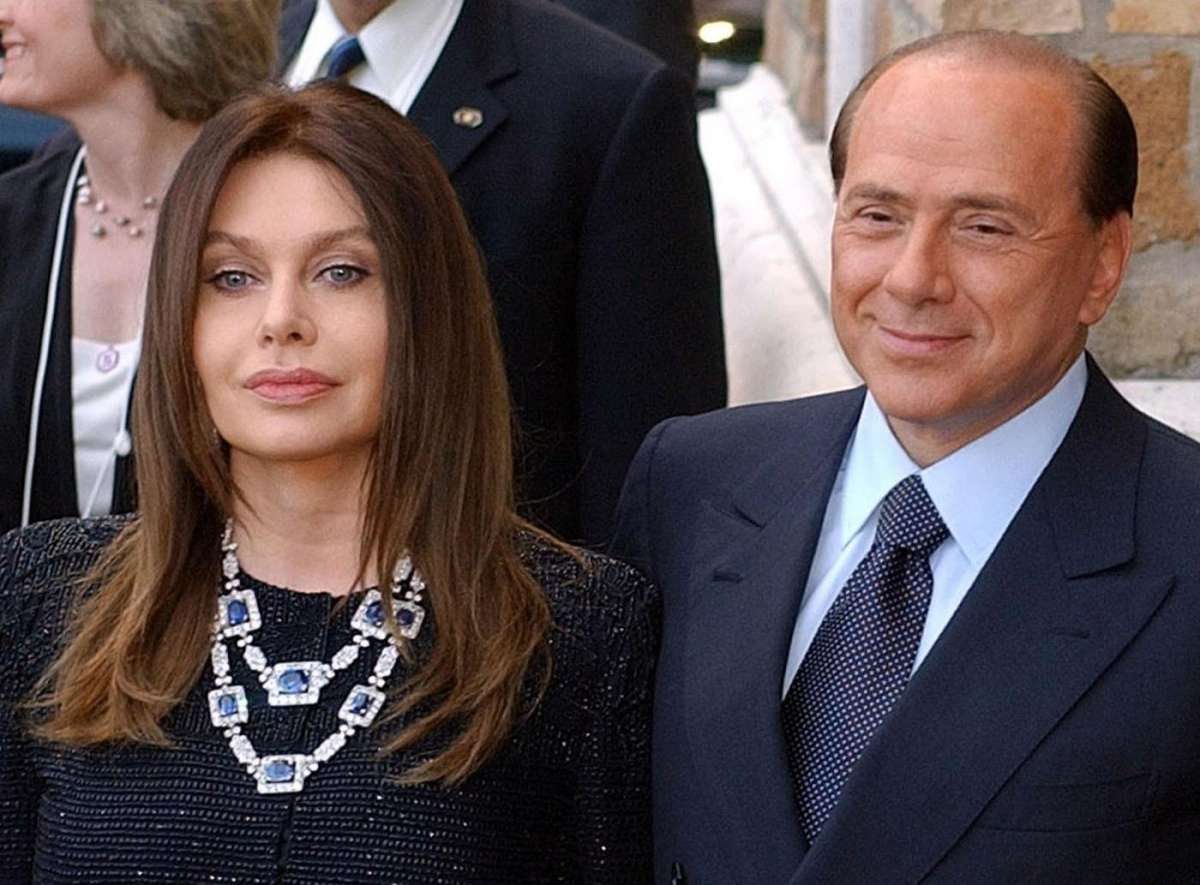 Primo piano di Berlusconi e Veronica