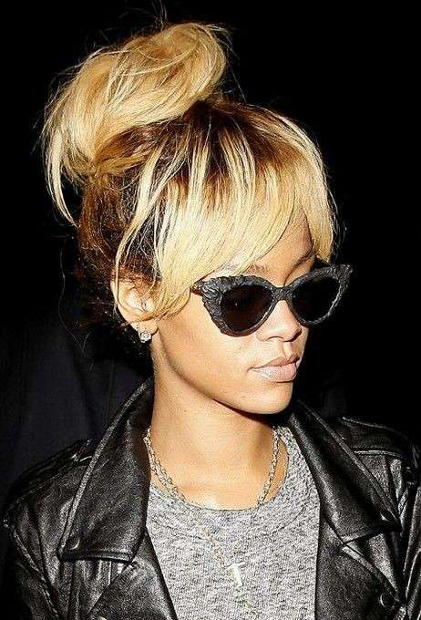 Rihanna beauty look