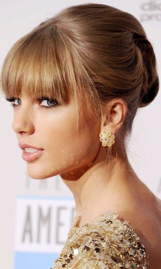 Taylor Swift beauty look