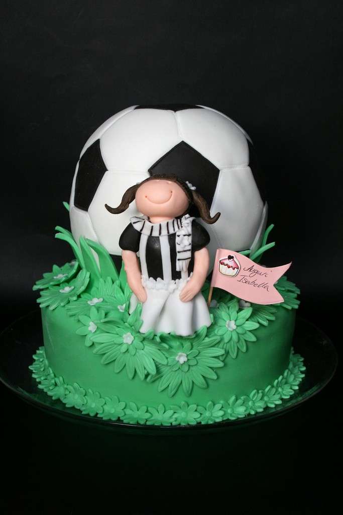 Torta juventina con giocatrice femminile