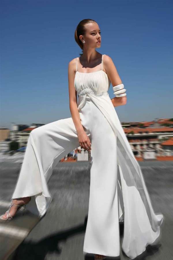 Abito da sposa con pantaloni